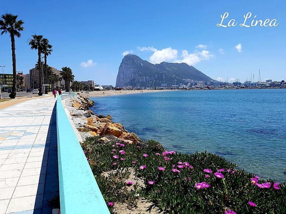 Practico Apartamento A 5 Min Andando De Gibraltar Y El Centro, Frente Al Mar La Línea de la Concepción 外观 照片